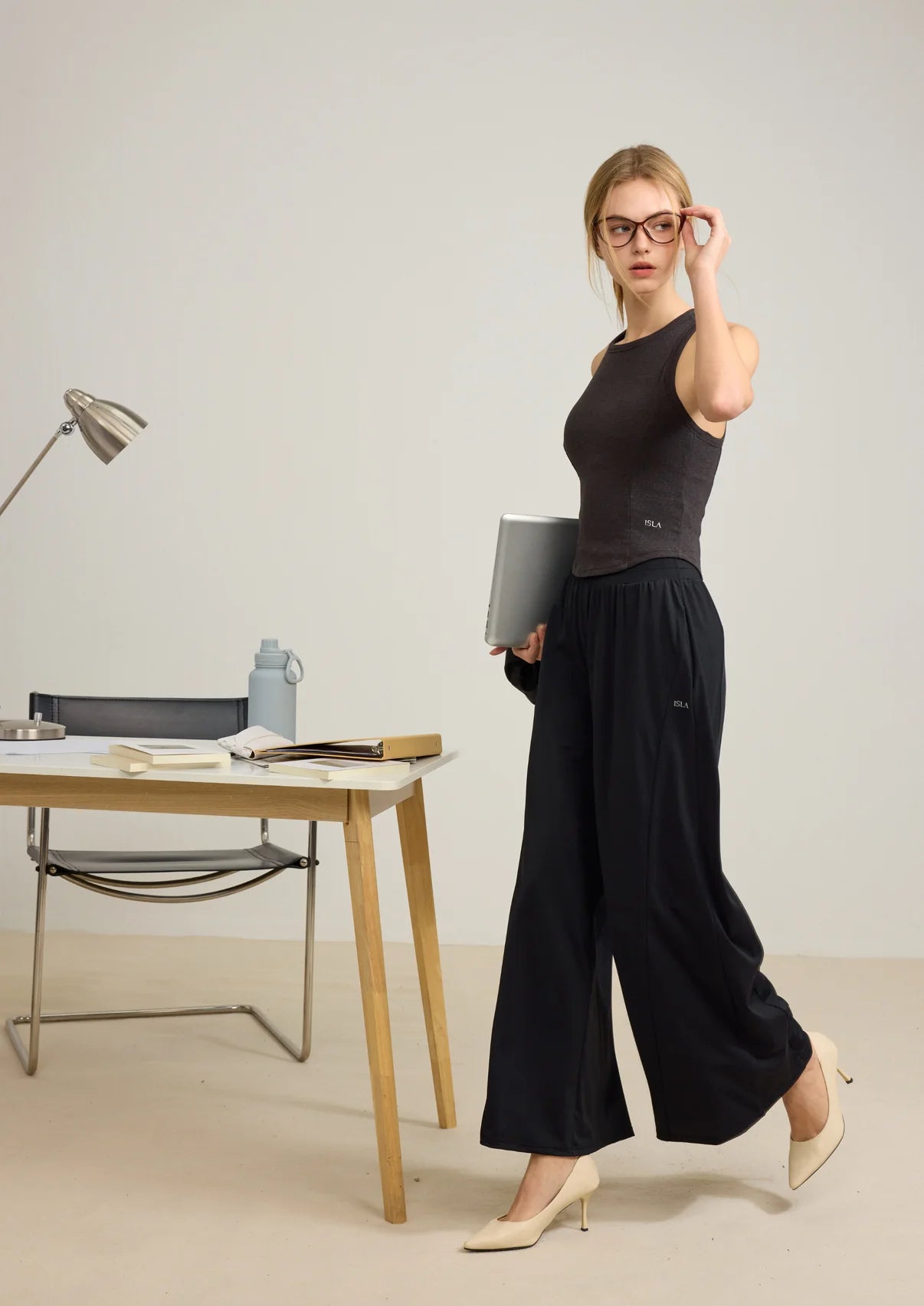 ISLAB075 Line Form Bra Top