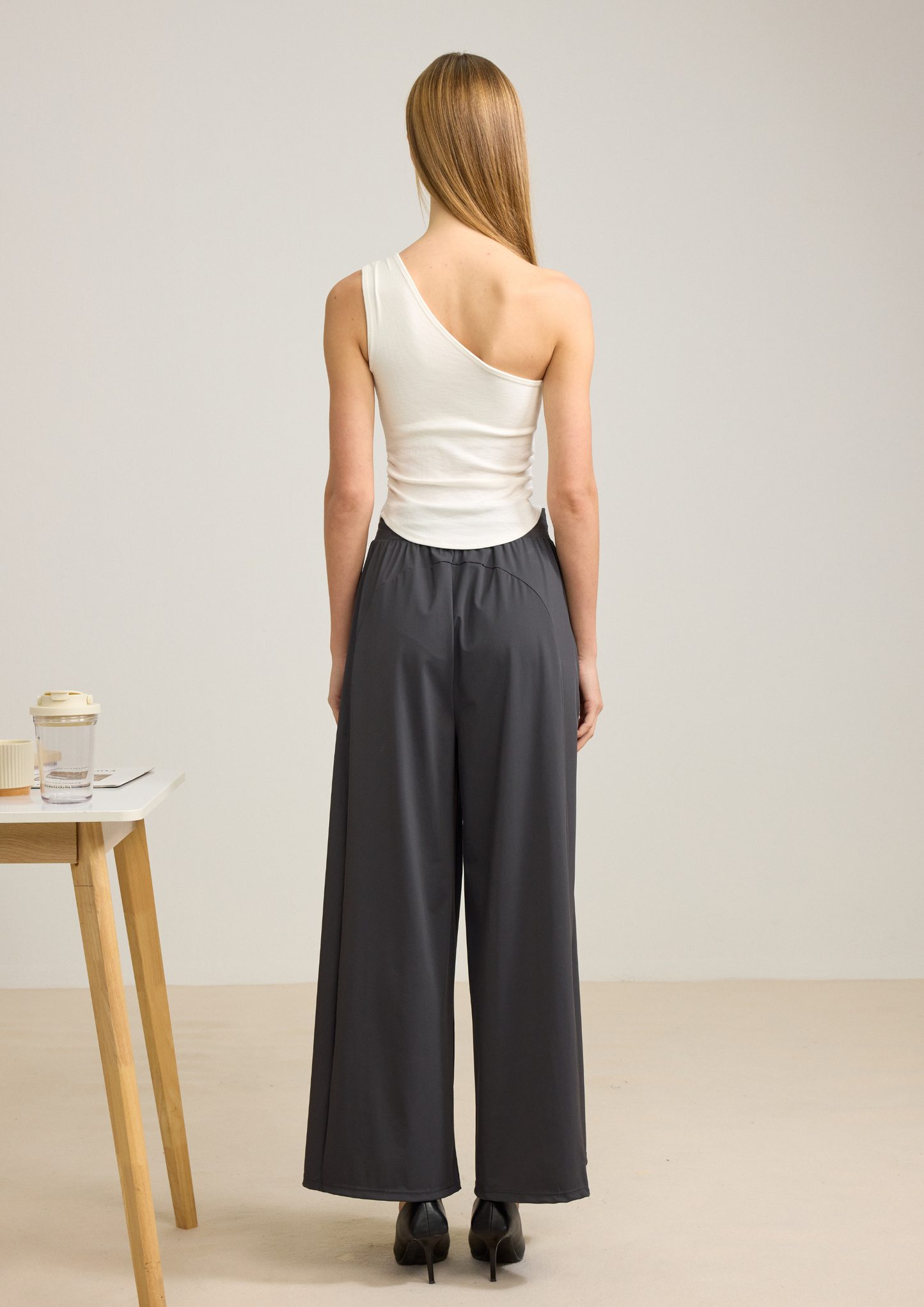 ISLAB074 Sculpt One-Shoulder Bra Top