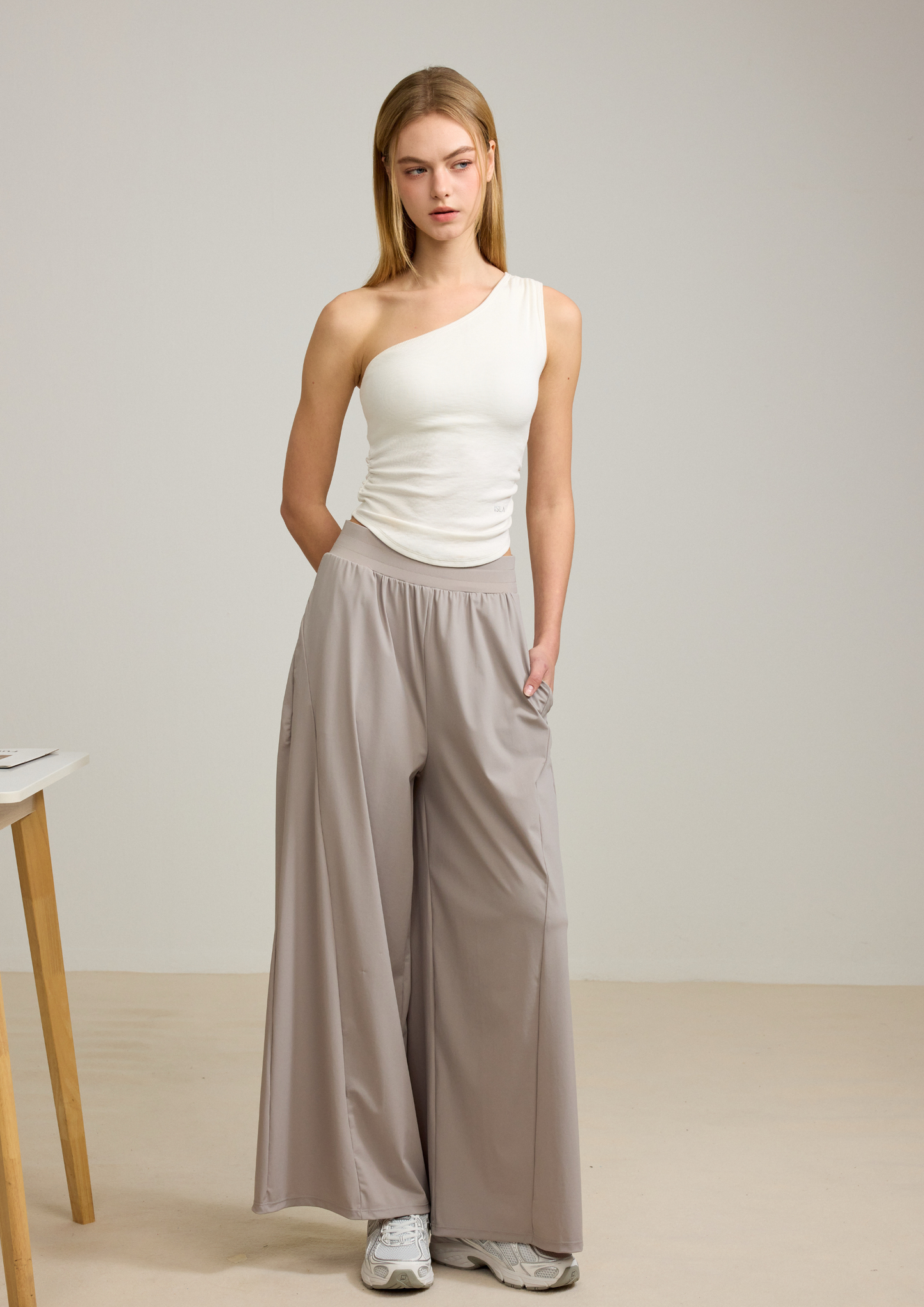 ISLAB074 Sculpt One-Shoulder Bra Top
