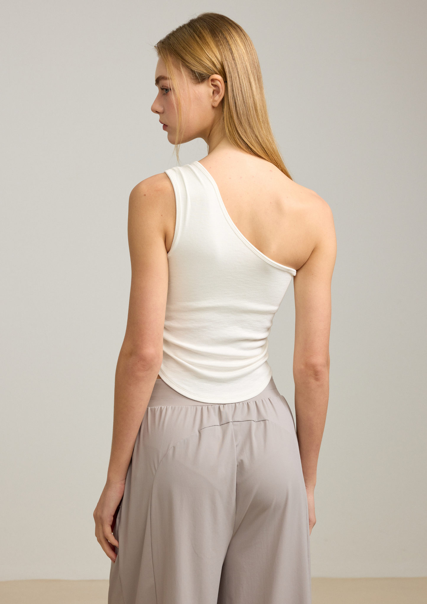 ISLAB074 Sculpt One-Shoulder Bra Top