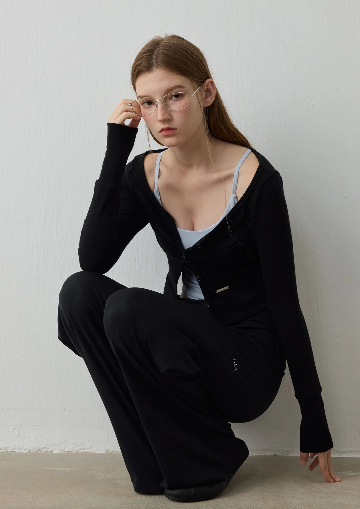 ISLAOUT074 Button Scoop Neck Cropped Cardigan — image 2