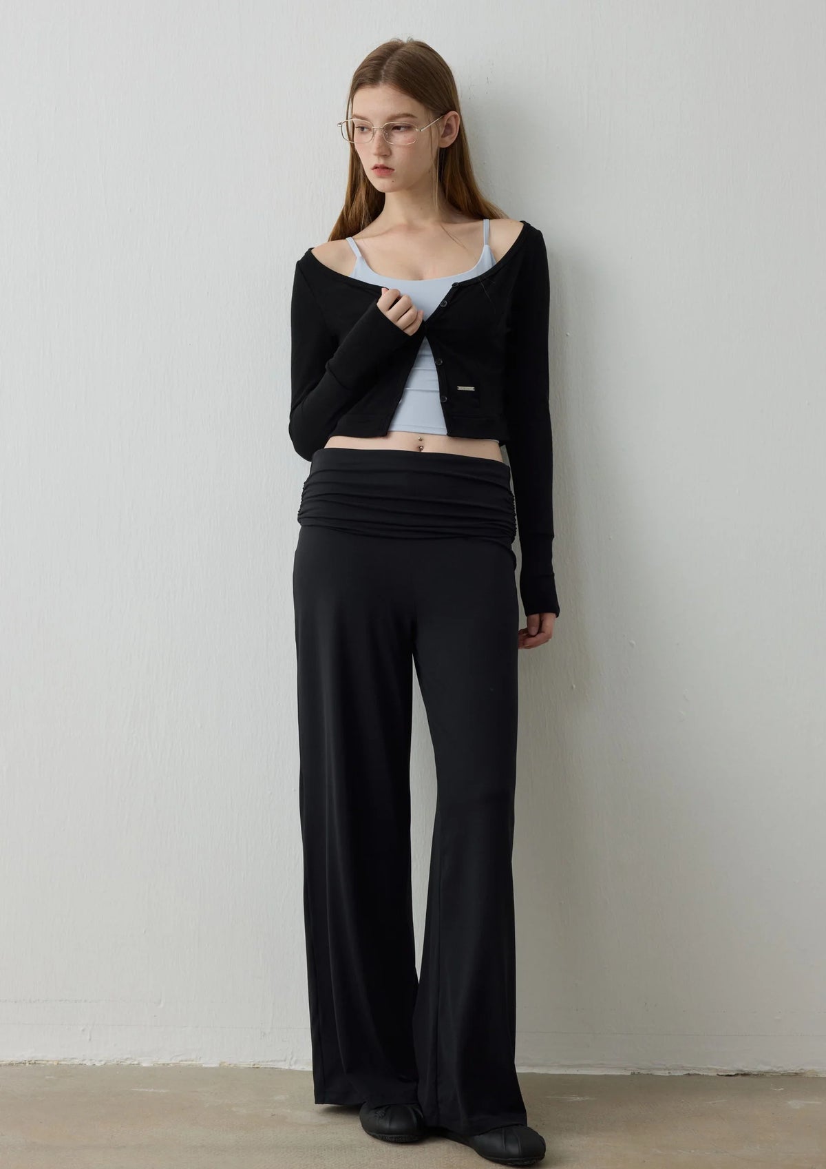 ISLAOUT074 Button Scoop Neck Cropped Cardigan — image 5