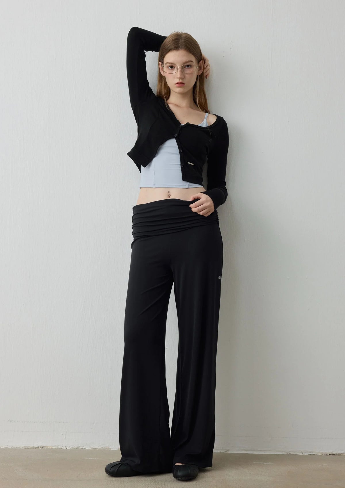ISLAOUT074 Button Scoop Neck Cropped Cardigan — image 4