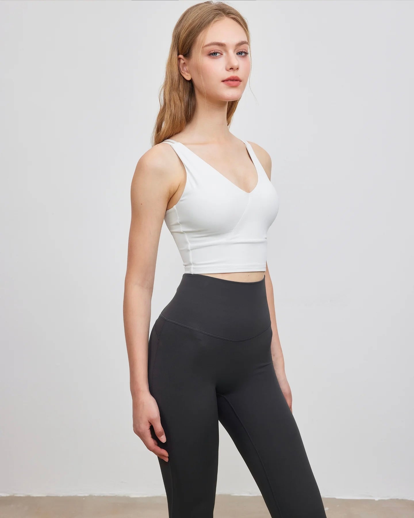 ISLAB064 Twist back cross V bra top