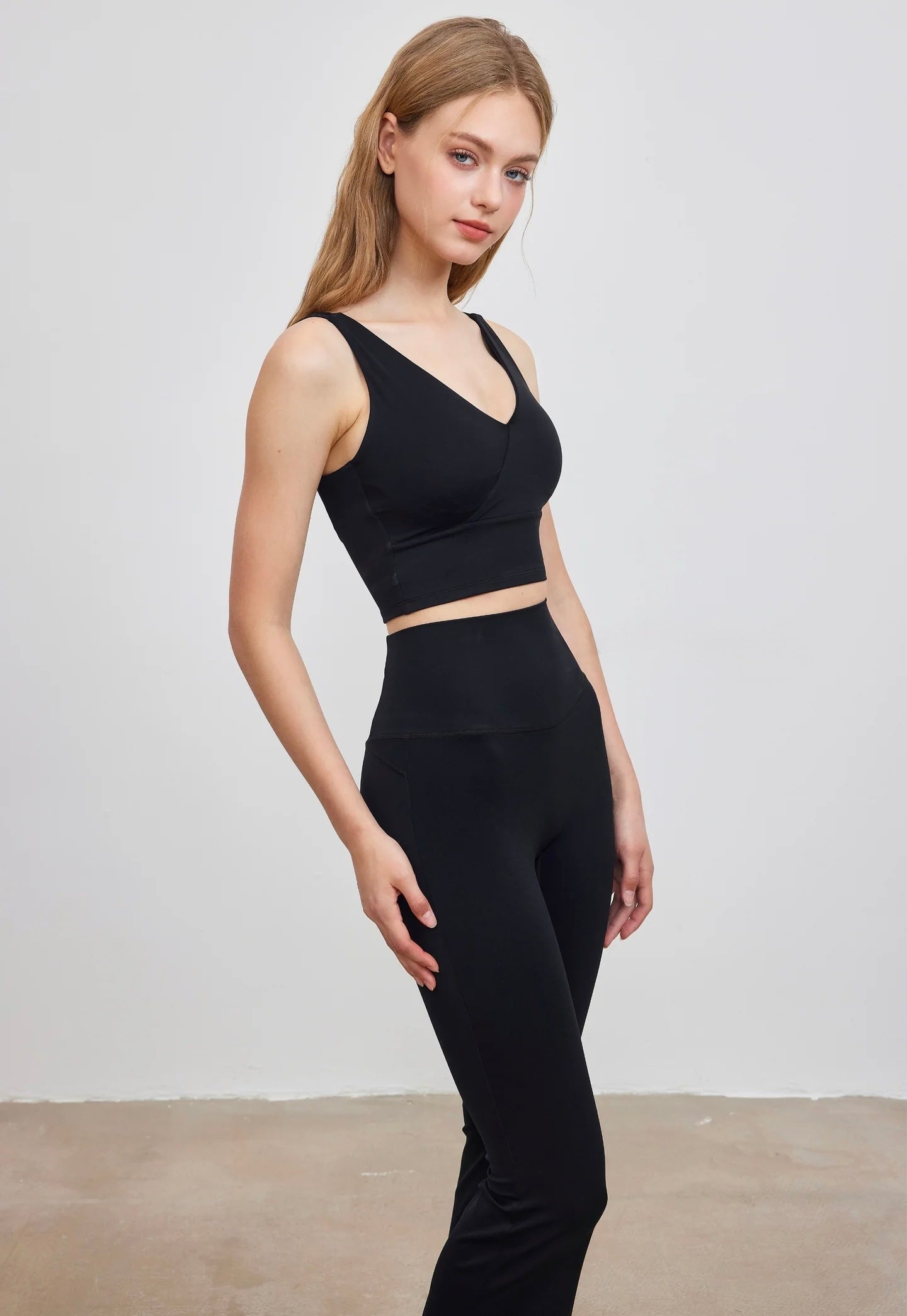 ISLAB064 Twist back cross V bra top