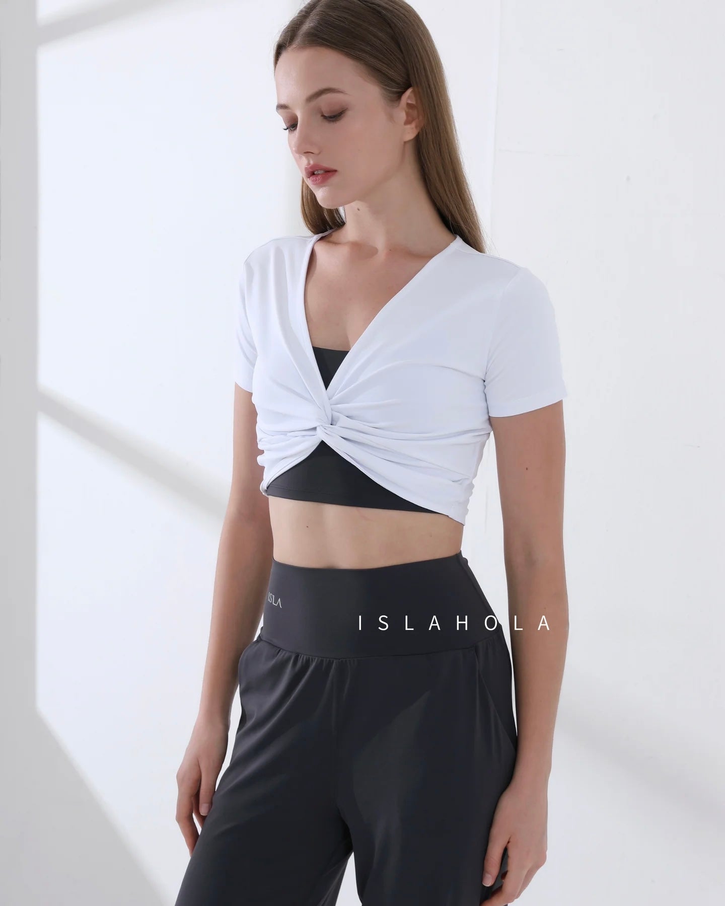 ISLAOUT051 twist front crop top