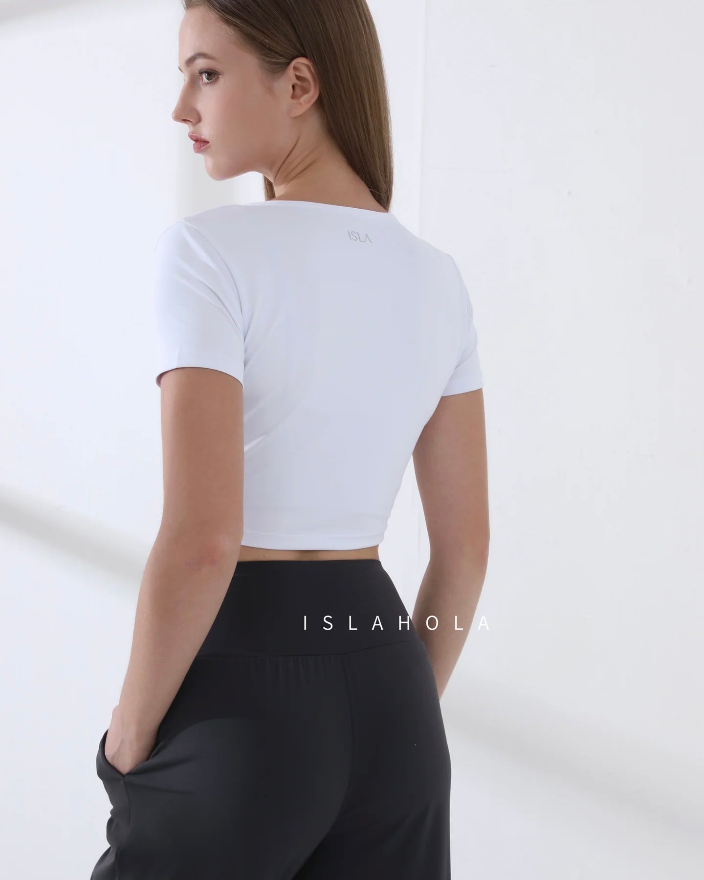 ISLAOUT051 twist front crop top