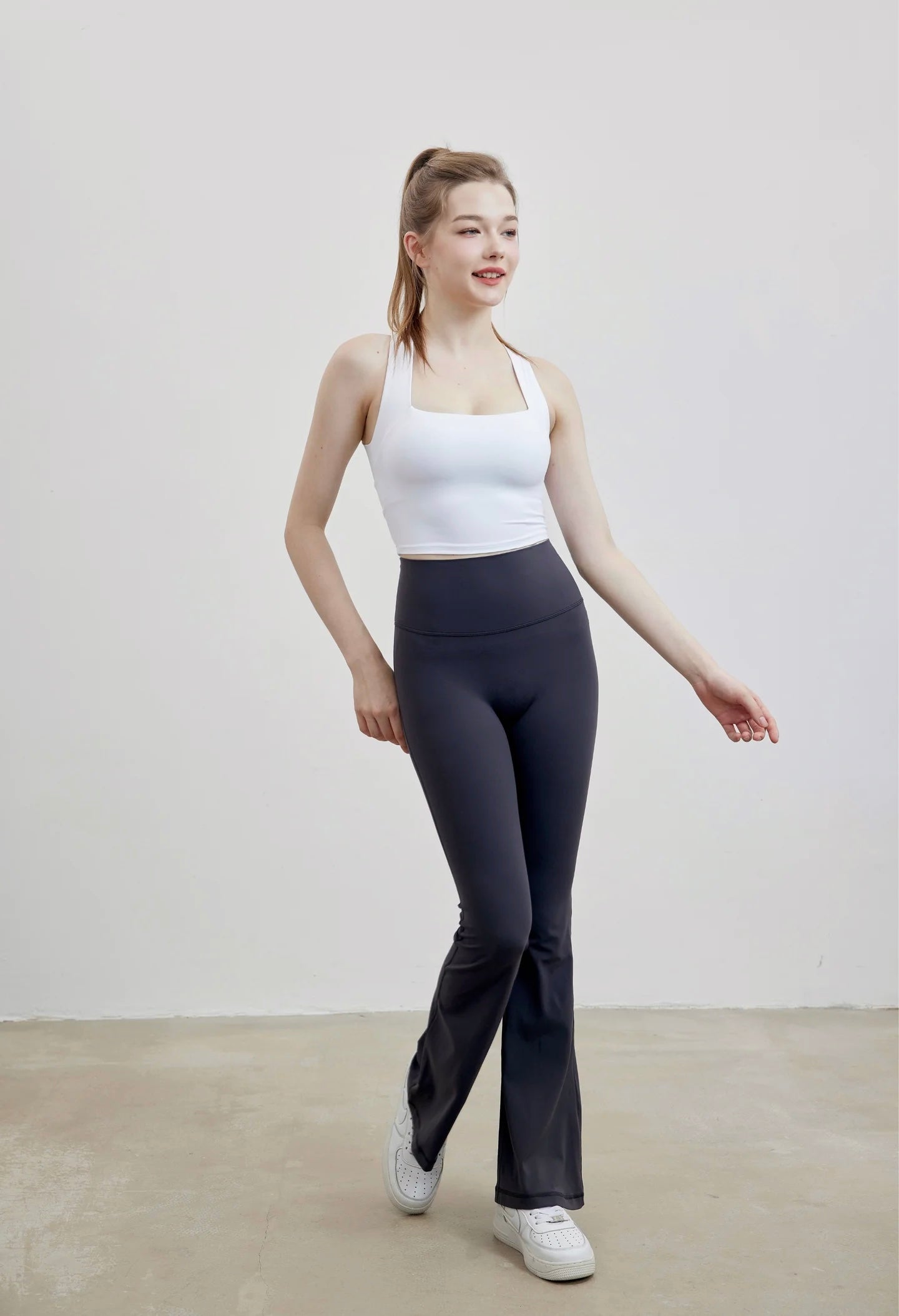 ISLAB055 Twist back square neck bra top